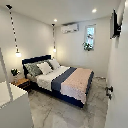 Olive View Apartman *